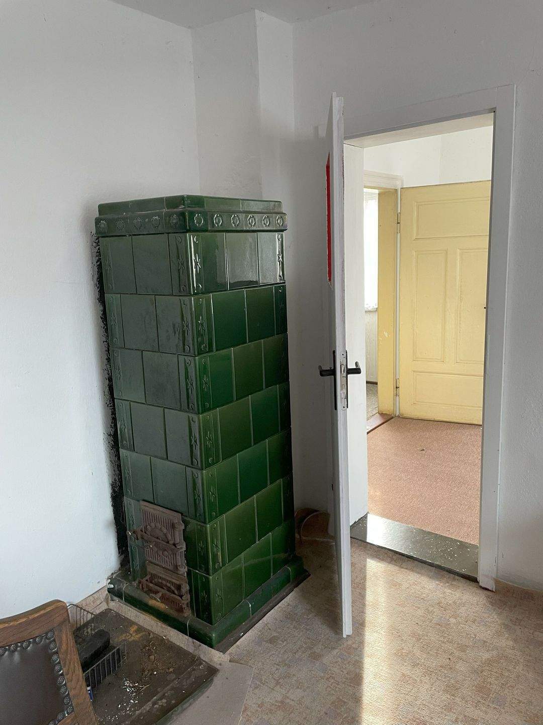 Geräumiges Haus mit Nebengebäude für zwei Generationen und großzügigem Grundstück zur Selbstversorgung.