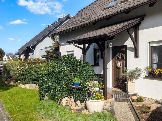 Einfamilienhaus mit viel Platz, wunderschönem Garten und Doppelgarage in Luckau