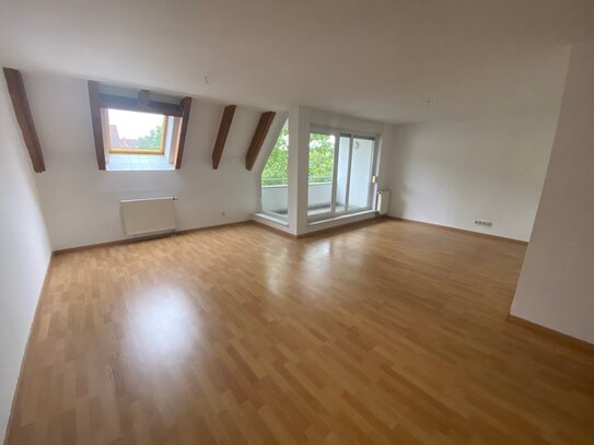 3 Zimmer Maisonette Dachgeschoss Wohnung mit Balkon