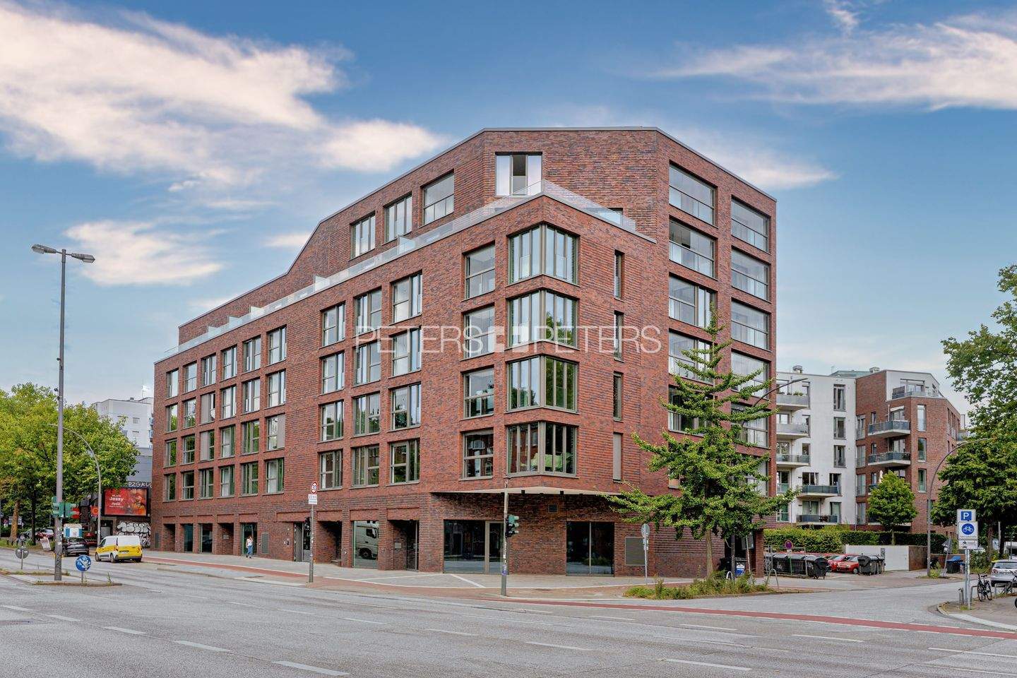 + Buntes Treiben auf zwei Ebenen: Ihre Maisonette-Wohnung mit eigener Dachterrasse! +