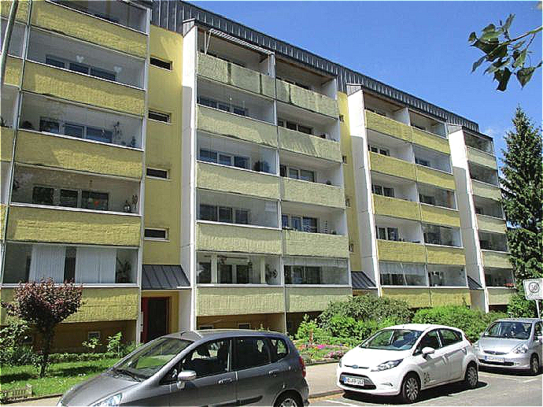 Mlada-Boleslaver-Straße 8, 3. OG, EBK, renoviert, sonnig, großer Balkon