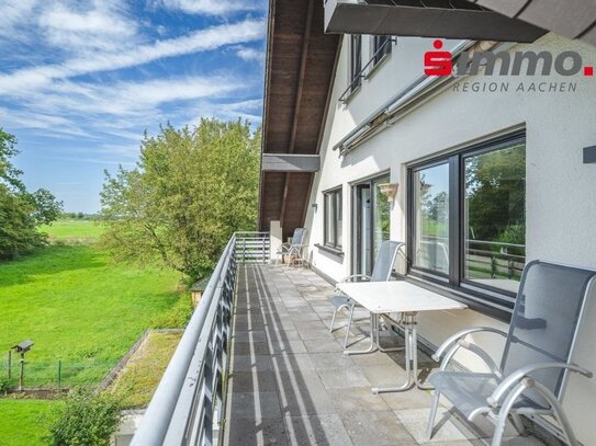 Exklusive Eigentumswohnung am Ortsrand zu Aachen mit Fernblick, 2 TG-Stellplätzen und eigenem Garten