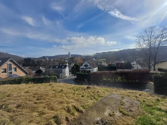 Eitorf: Hanggrundstück mit tollen Ausblicken über den Ort und in die Natur