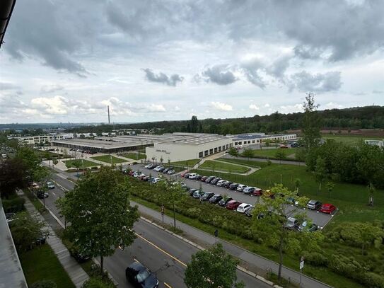 Große 1-Zimmer Wanne und Ausblick! EBK mgl.