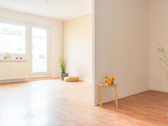 4-Raum-Wohnung mit Balkon und den Spielplatz im Wohnumfeld