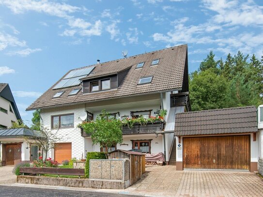 Wohnung in Form einer Doppelhaushälfte. Maisonette. Gartenanteil. Traumhaft!