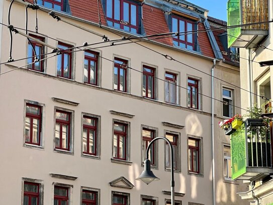 gz-i.de: Erstbezug in liebevoll sanierten Altbau mit großer Terrasse im Hechtviertel!