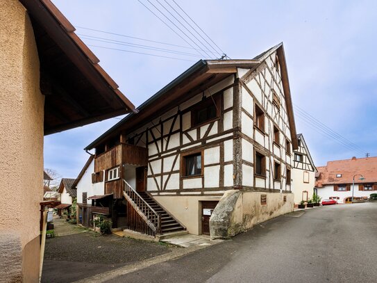 Teilsanierter FACHWERKTRAUM von 1750 in Istein - mit 4 Zi., eigener Schenke, viel Stauraum u. Garten