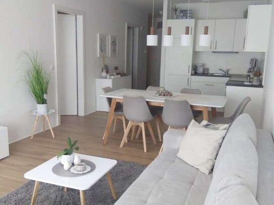 Neu Renovierte Altbauwohnung Altbauwohnung 1,5 Zimmer Wohnung Balkon Einbauküche -Altbauwohnung