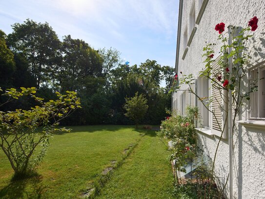 Wohnen mit Flair - in bester Dahlemer Lage mit absolut privatem Garten