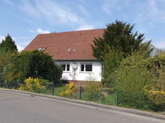 Schöne 3,5-Zimmer-Dachgeschosswohnung mit Einbauküche in Nienburg