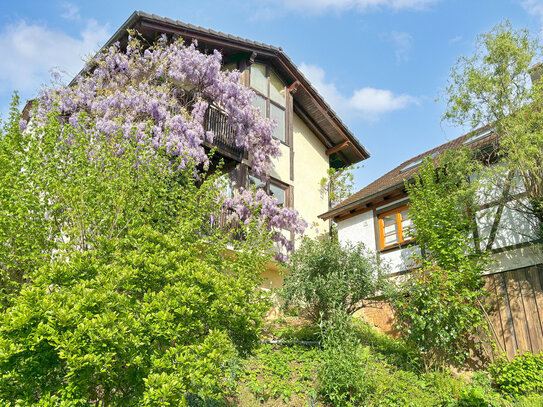 Traum-Anwesen: Großes EFH, sep. Fachwerkhäuschen und wundervoller, Garten in 79312 Emmendingen-WR