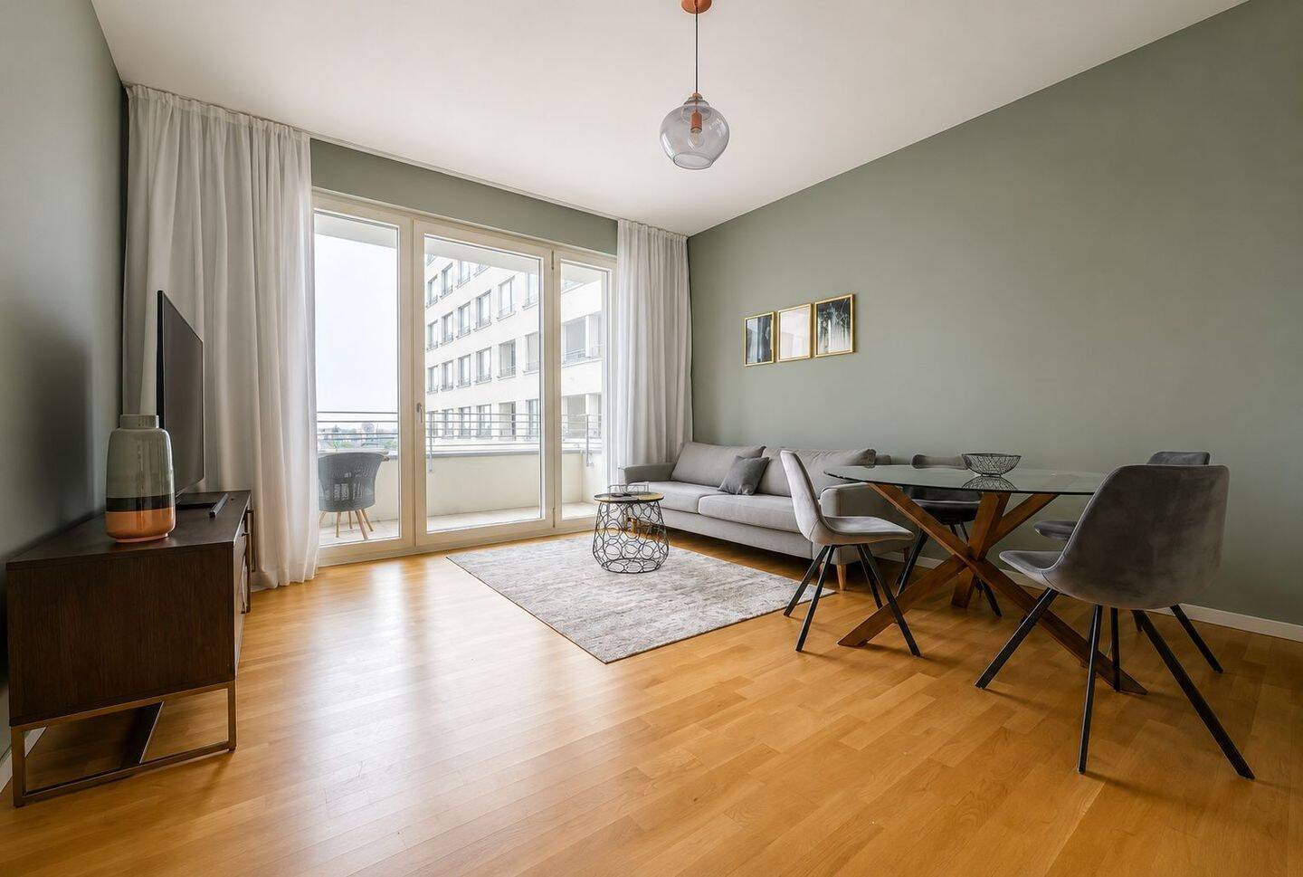 Besichtigung Freitag, 31.07., 18 Uhr | Möblierte 2-Zimmer-Wohnung am Potsdamer Platz - Photo 1