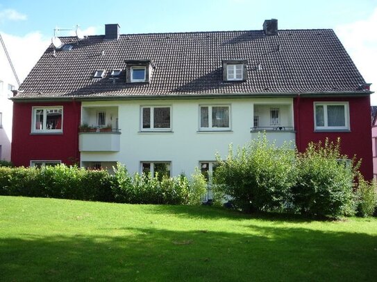 *** Attraktive 3-Zi.-Whg. mit Terrasse + Mansarde! ***