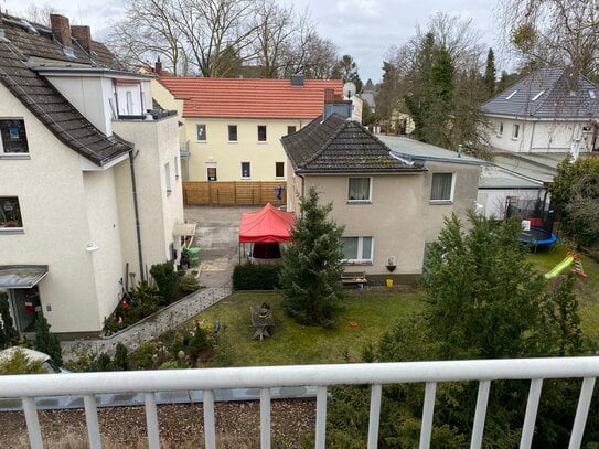 Einziehen und wohlfühlen! Möbilierte und sanierte 2-Zimmerwohnung mit Balkon -keine WG-