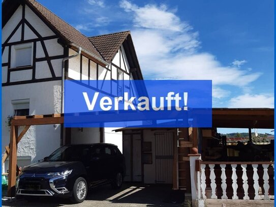 Bezugsfreie Generationshaus - DHH mit 2 Wohneinheiten und kleiner ELW, sowie Carport!