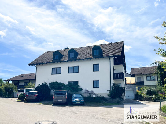 Platz für die ganze Familie! Helle Erdgeschosswohnung mit großer Terrasse