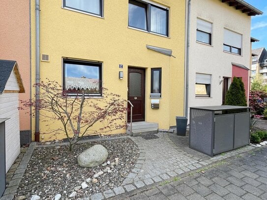 Reihenmittelhaus, Loggia, gepflegter Garten und Garage