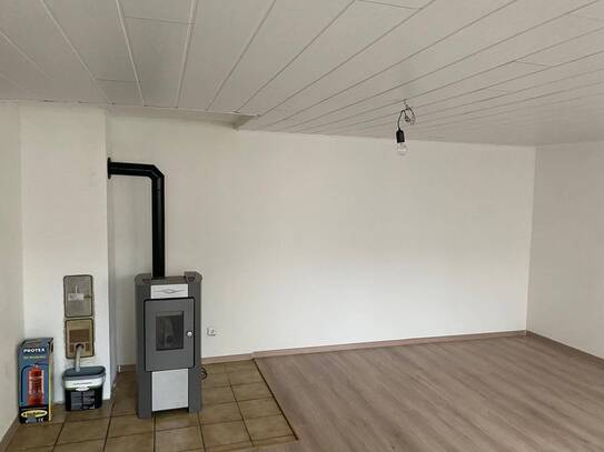 Großzügige 1 ZKB Erdgeschosswohnung zu vermieten!