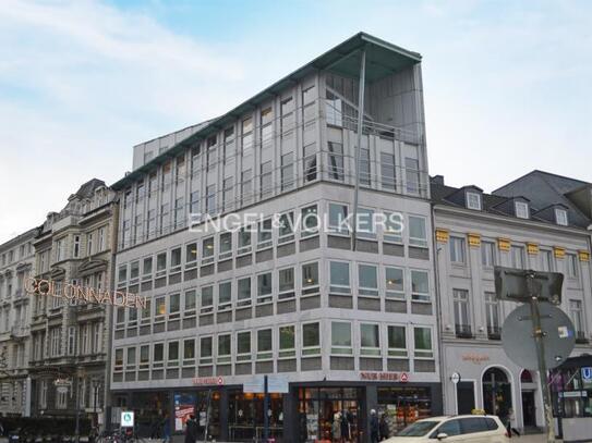 Lichtdurchflutete Büroflächen im Herzen Hamburgs