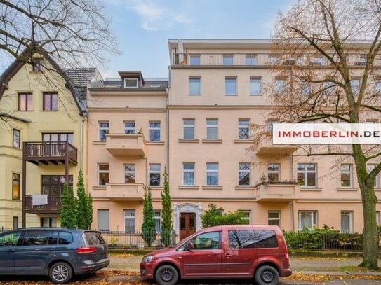 IMMOBERLIN.DE - Attraktive Stuck-Altbauwohnung mit Minigarten in Ruhelage