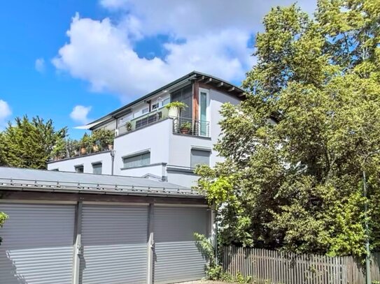 Traumhafte 3 Zimmer Gartenwohnung in exzellenter Lage in München zur Miete