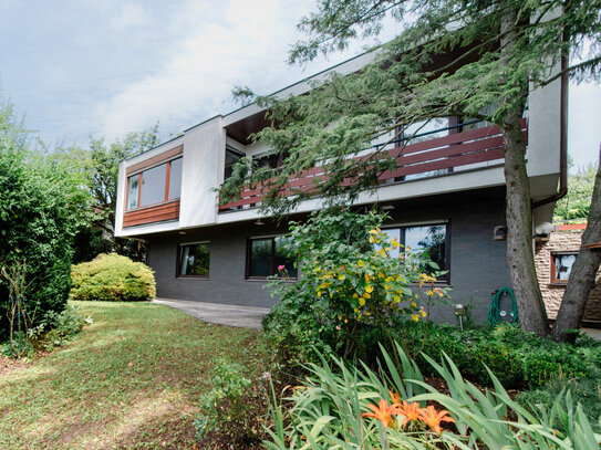 Gepflegtes Architektenhaus im Bungalowstil nahe der Uni-Klinik