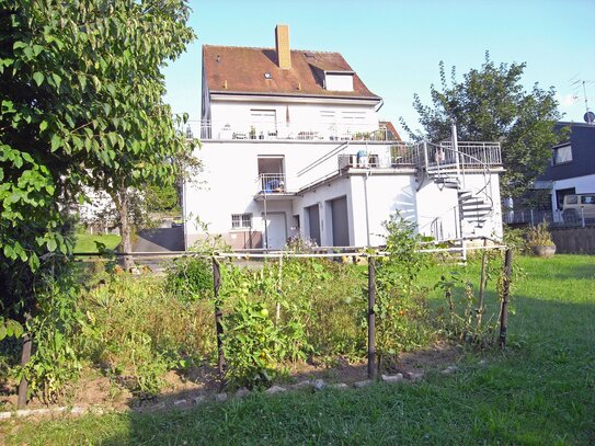 Dreifamilienhaus mit großem Garten und Traumterrasse