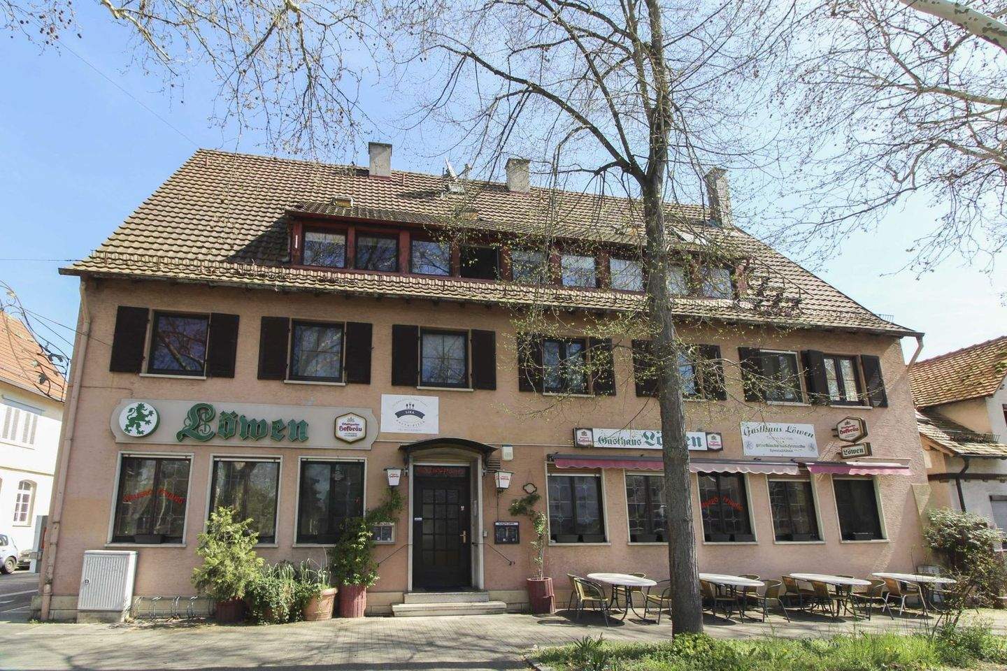 Lukrative Kapitalanlage mit Entwicklungspotenzial - MFH mit langfristig vermieteter Gewerbeeinheit