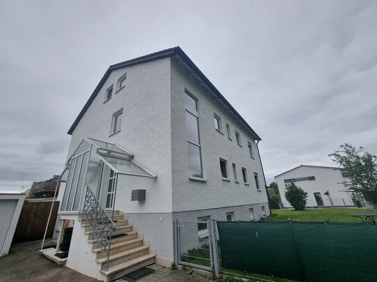 NEUMANN - Schöne 4-ZKB Obergeschosswohnung mit großzügigem Balkon in Top Lage