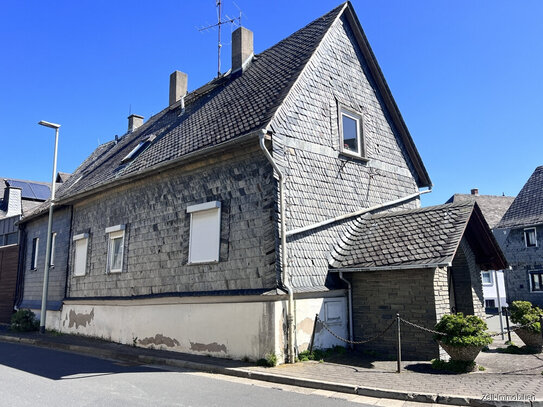 Sanierungsbedürftiges Einfamilienhaus mit Garage in Ransel