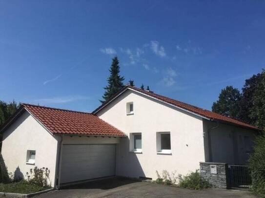 Albstadt-Ebingen: Einfamilienhaus mit ELW, Garten und Garage zur Miete!