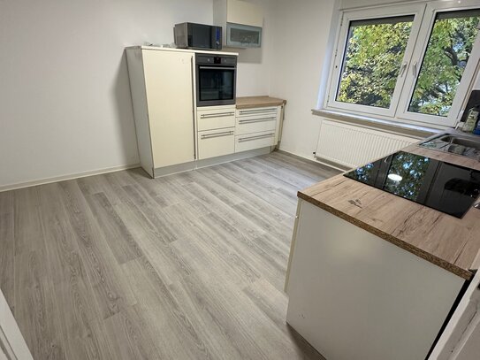 Gemütliche 3-Zimmer-Wohnung in Trier-Kürenz / Dachgeschosswohnung (im 2. OG) mit Einbauküche / ohne Balkon