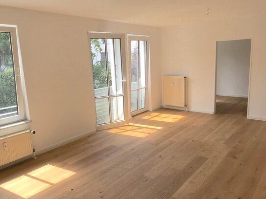 Modernisierte 2-Zimmer-Wohnung mit Fahrstuhl in ruhiger grüner Seitenstraße