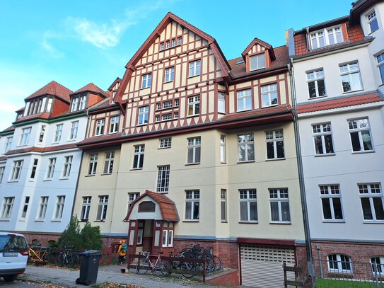 Denkmalbereich - Altehrwürdiges Mehrfamilienhaus in Zentrums- und Rycknähe