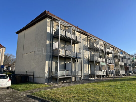 Marktplatznähe von Bad Dürrenberg, kl. 2-Raum-Wg. m. Blk. - zur Eigennutzung oder Vermietung!