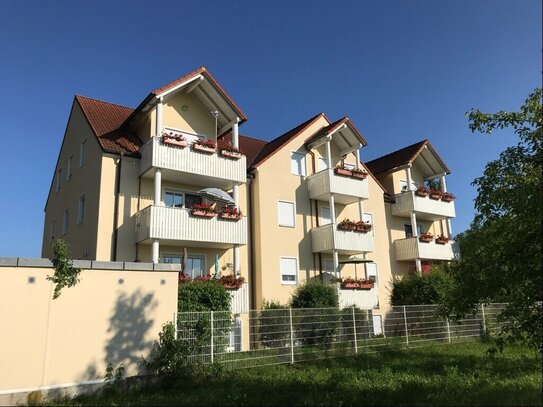 Blick ins Grüne: Großzügige, sonnige 3 Zimmer-Wohnung mit Balkon, Wfl. ca. 87m², ab 1.4.25 frei!