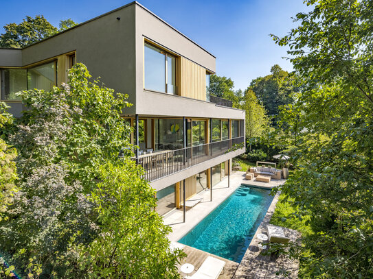 Architekten-Villa mit hochklassiger Ästhetik, Spa-Bereich und Pool in einzigartiger Lage