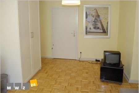 Unterbilk: Helles Apartment mit separatem Essraum und Küche sowie Balkon. Wohnschlafzimmer mit