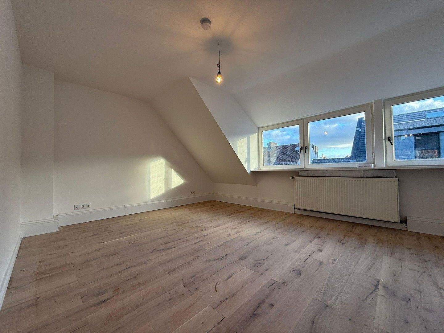 MODERNISIERT! Helle 3-Zimmerwohnung in ruhiger Einbahnstraße