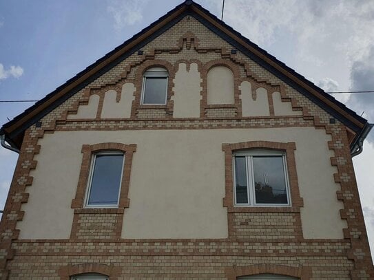 'Charmantes Klinkerhaus' in TOPLAGE ! Saniertes Ein-/MFH Nähe Main