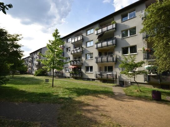 Freiwerdende 3-Zimmer-Wohnung mit Loggia in D-Holthausen, bequem im Erdgeschoss