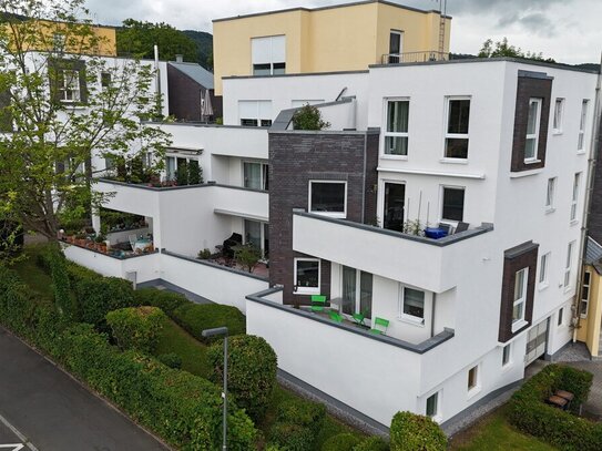 Attraktive 3-Zimmer-Wohnung mit großer Südterrasse und Tiefgaragenstellplatz in Bad Wilhelmshöhe