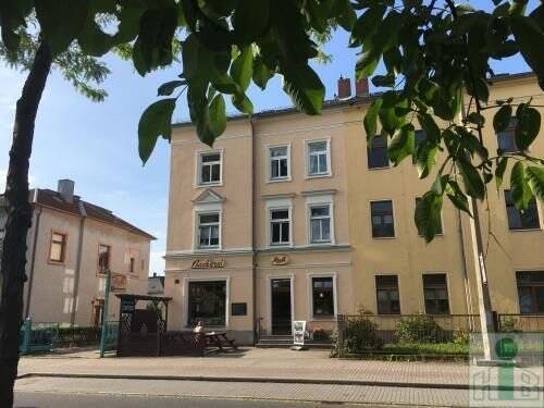 Schöne helle 3-Raum-Wohnung mit Balkon im 1. OG auf der Löbauer Straße 22 zu vermieten.
