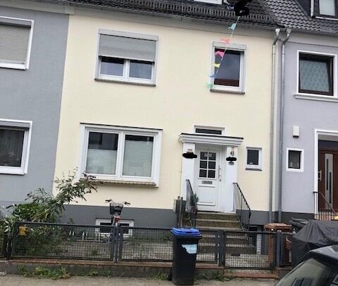 Walle !! erstklassiges 3 Familienhaus in beliebter Wohnstraße.