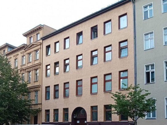 Gepflegtes Mehrfamilienhaus mit viel Potenzial in ruhiger Lage von Berlin-Mitte-Gesundbrunnen