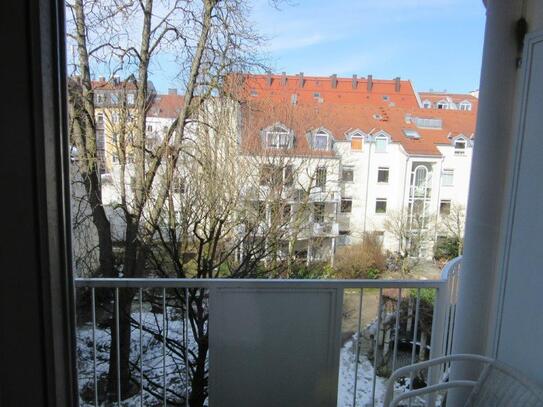 Helle 2-Zi-Wohnung (befristet auf 7-12 Monate!), Balkon und Südausrichtung, Ludwigvorstadt