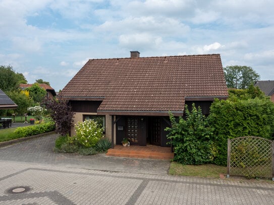 Charmantes Einfamilienhaus mit großem Garten und idyllischer Lage (Marienfeld)