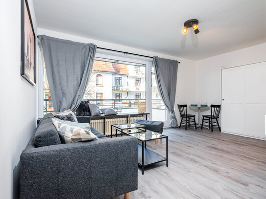 Vollständig saniertes und möbliertes 1-Zimmer City Apartment mit Balkon und Stellplatz (opt.) in Winterhude