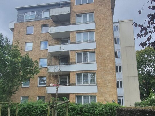 Helle und freundliche Wohnung, schöner Blick aus 3. OG mit Balkon und Fahrstuhl